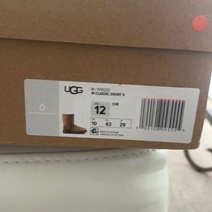 W Classic Short II UGG Boots